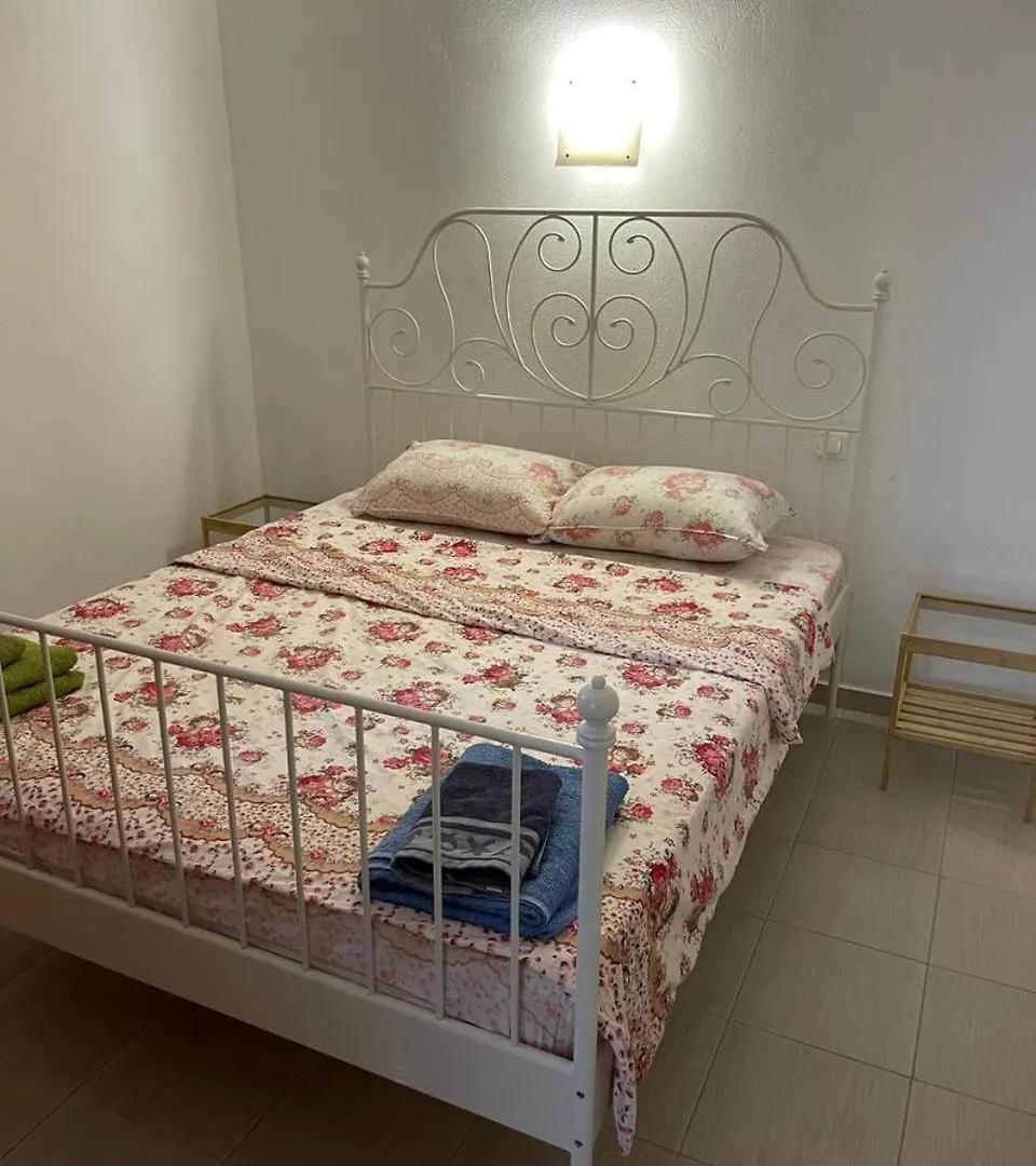 Peaceful Apartments In Elani